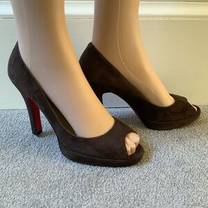 Oh Deer! Chic Brown Peep-Toe Heels